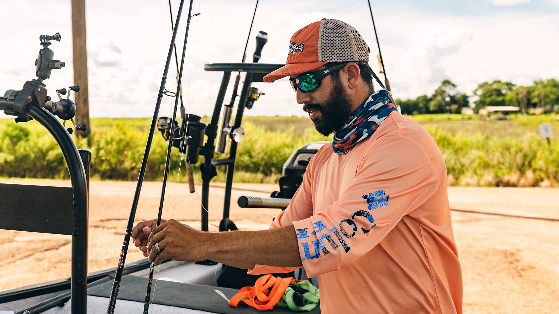 Hobie Eyewear Everglades Polarized Sunglasses lifestyle shot
